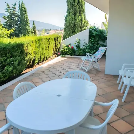 Dom wakacyjny Gorgeous 2br Apt. W/ Mountain View Puerto Banus *
