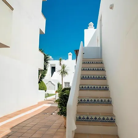 Gorgeous 2br Apt. W/ Mountain View Puerto Banus Holiday home